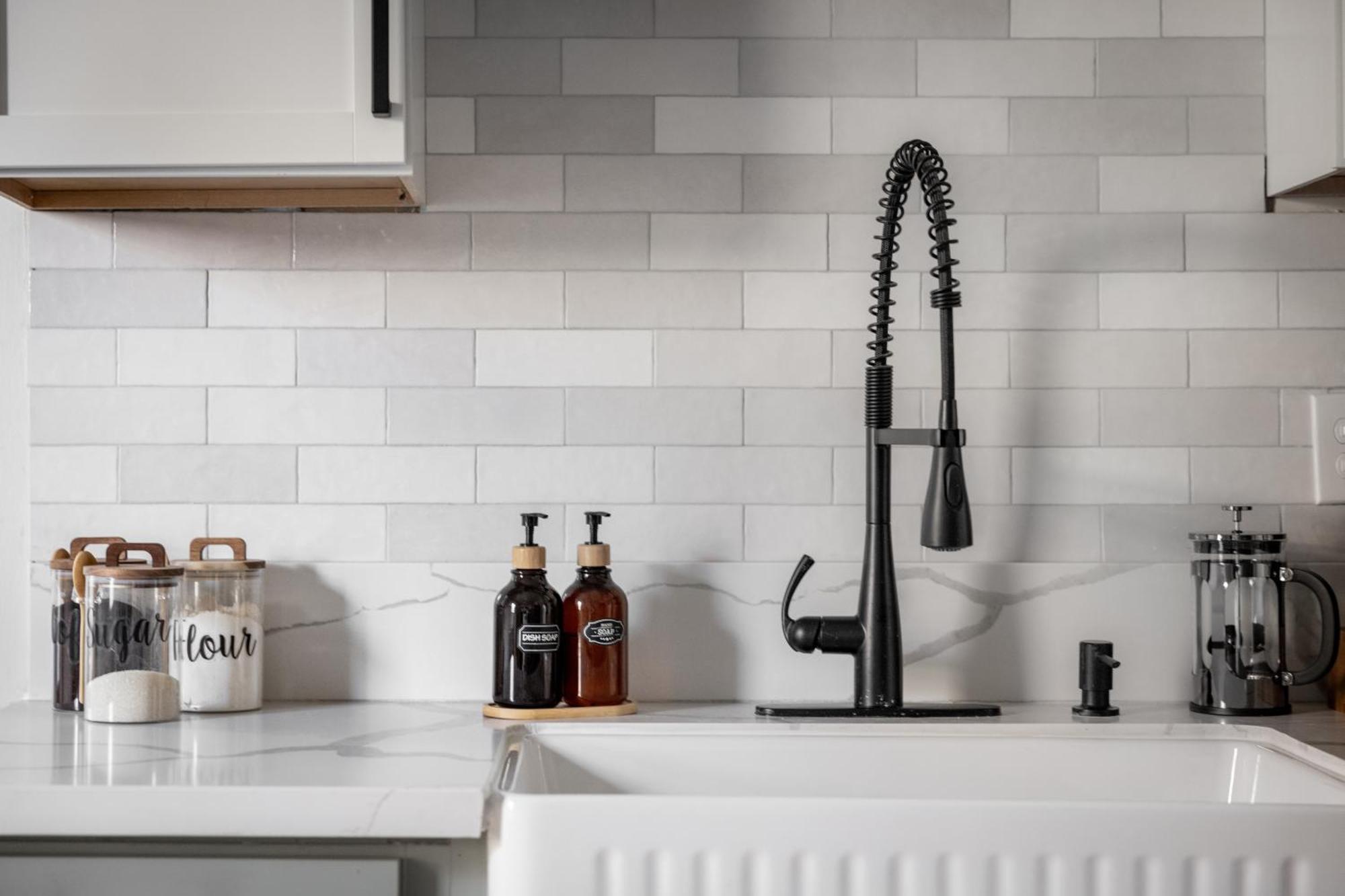 Mid-Century Modern Retreat In Little Italy Apartment Cleveland Exterior photo