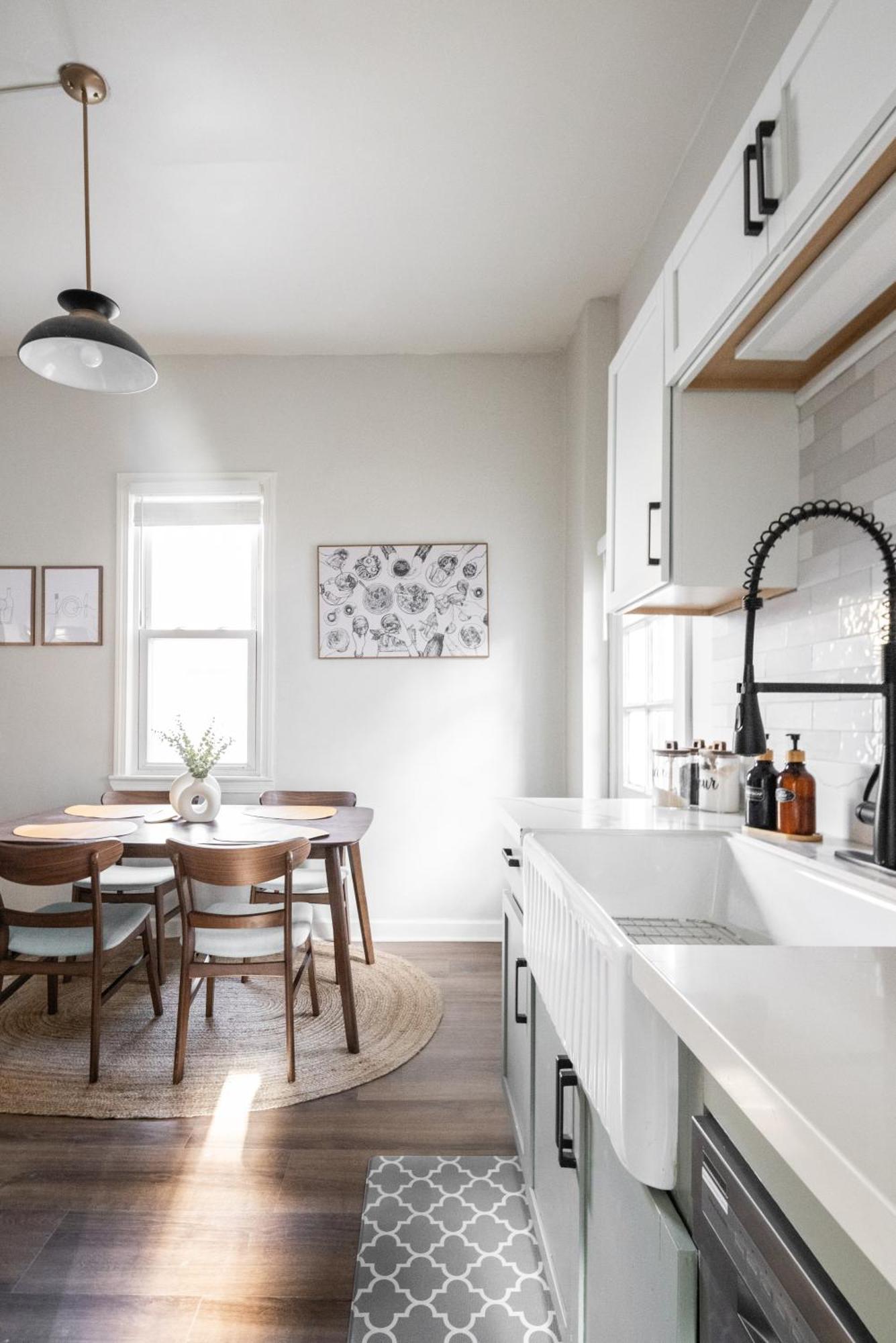 Mid-Century Modern Retreat In Little Italy Apartment Cleveland Exterior photo